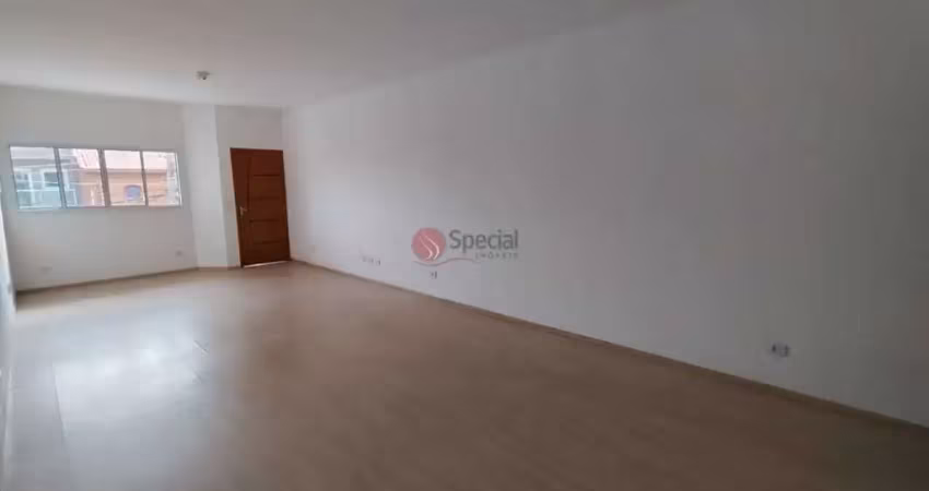 Sobrado amplo à venda na vila granada com 3 suítes e salão de festas.