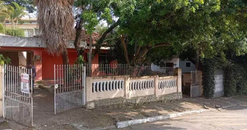 Terreno 301 metros 14,45 de frente a venda com casa velha, próximo centro de itaquera e metrô.