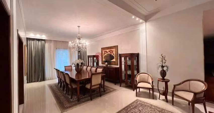 Casa maravilhosa em arujá , 5 suítes e 6 vagas . 810 m².