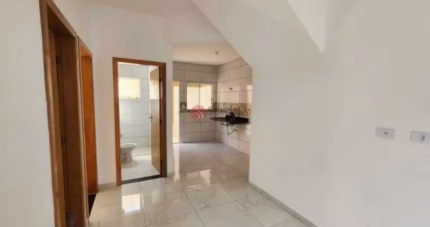 Casa de condomínio com 45 metros em caiçara praia grande, com 2 quartos, 1 vaga de garagem.