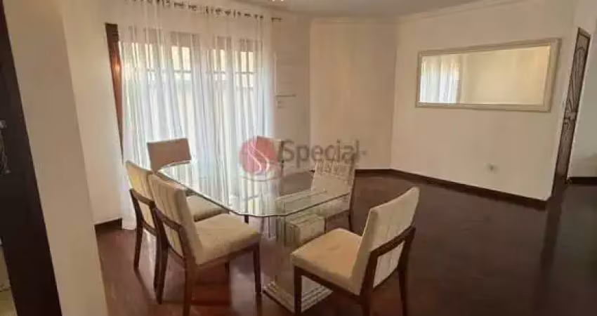 Sobrado em condomínio fechado no arujazinho 5, com área de lazer completa.