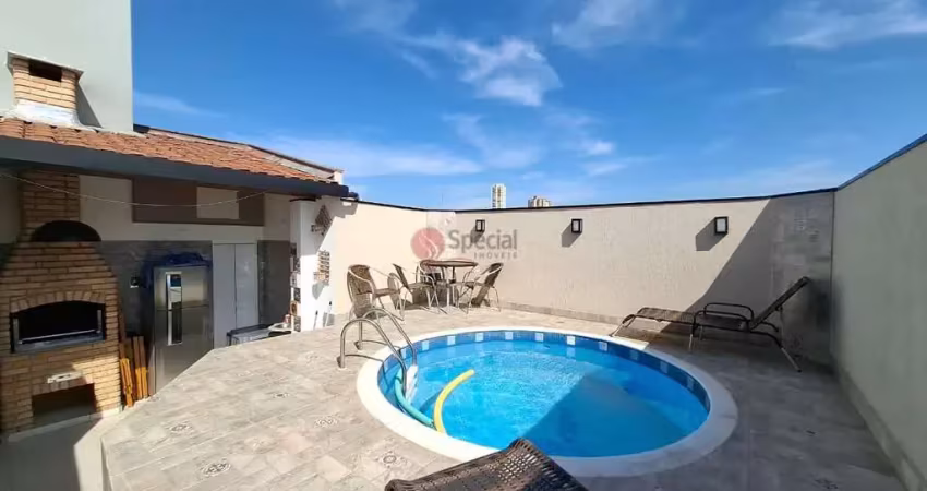 Cobertura à venda, recém reformada, com 3 quartos, área gourmet e 3 vagas fixas.