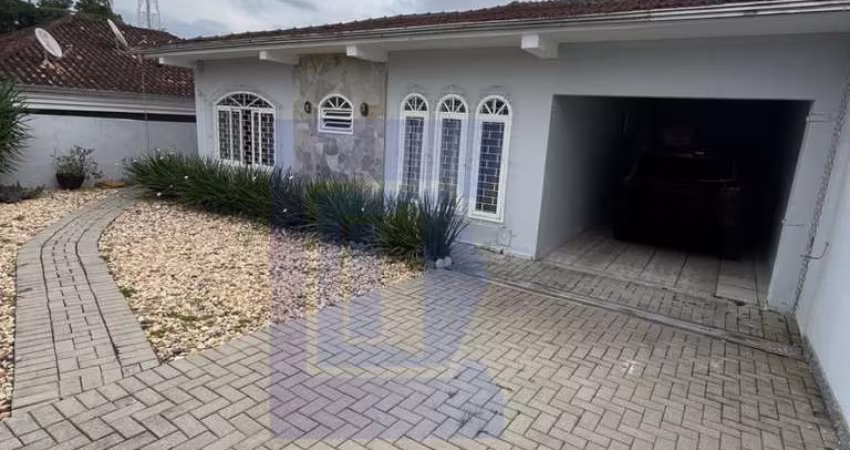 Casa para Venda em Joinville, Boehmerwald, 3 dormitórios, 1 suíte, 1 banheiro, 2 vagas