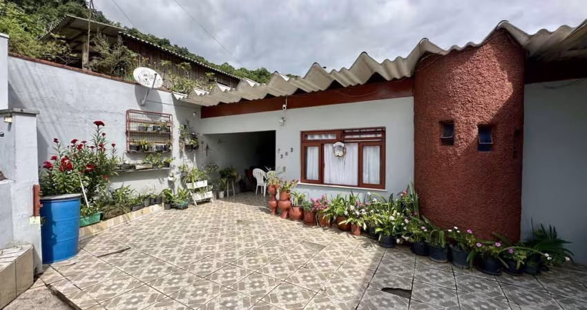 Casa com 4 quartos à venda no Velha Central, Blumenau 