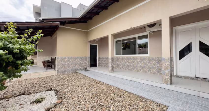 Casa comercial com 2 salas para alugar no Velha, Blumenau 
