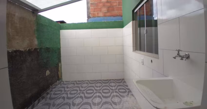 Barracão 2 quartos para alugar no Estrela do Oriente.