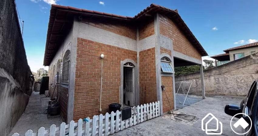 Casa com 4 quartos e suíte no bairro Palmeiras