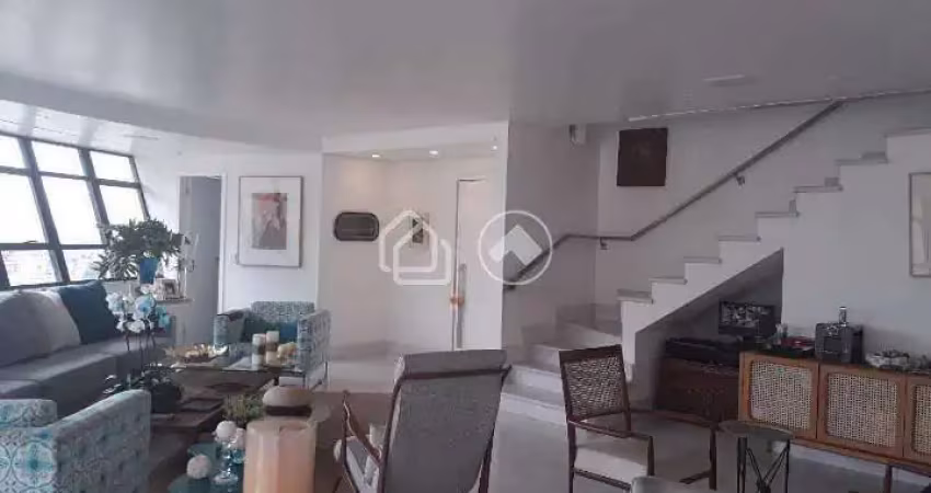 Cobertura de alto luxo, com 2 suites e 2 semisuites, 4 vagas livres