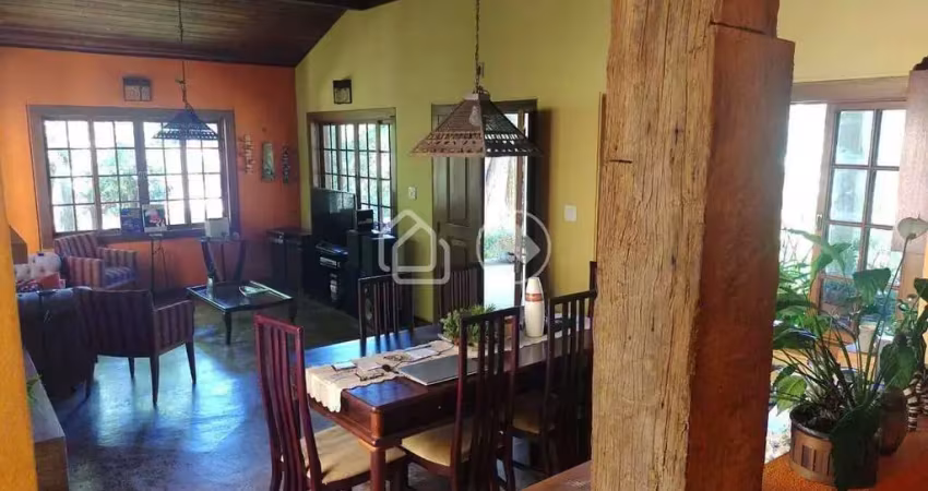 Casa rustica em condomínio, 6 quartos, 1 suíte, 3 vagas, ville de montagne