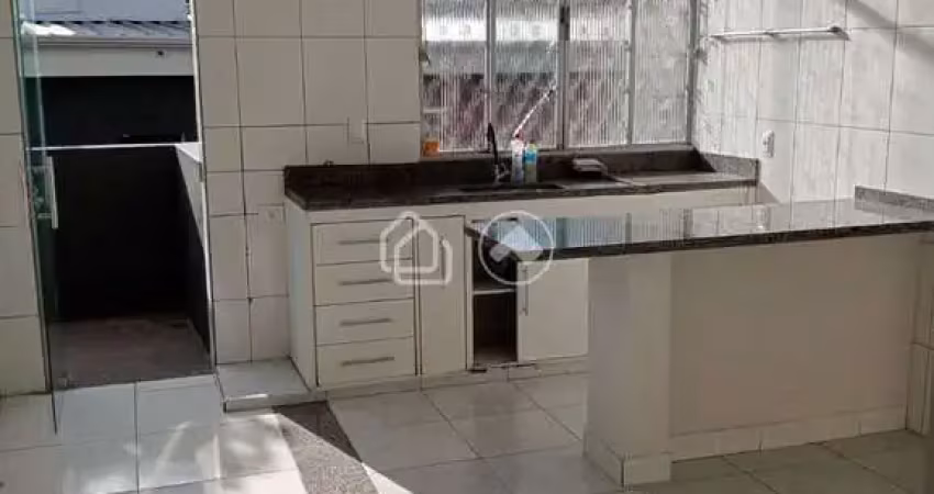 Kitnet para alugar 01 quarto, área externa privativa, palmeiras