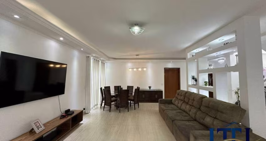 Casa de 308m² - Alphaville - Residencial 3