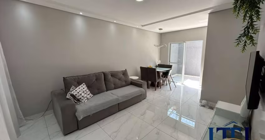 LINDA CASA EM QUITAÚNA - 3 QUARTOS SENDO 1 SUÍTE E 2 VAGAS.