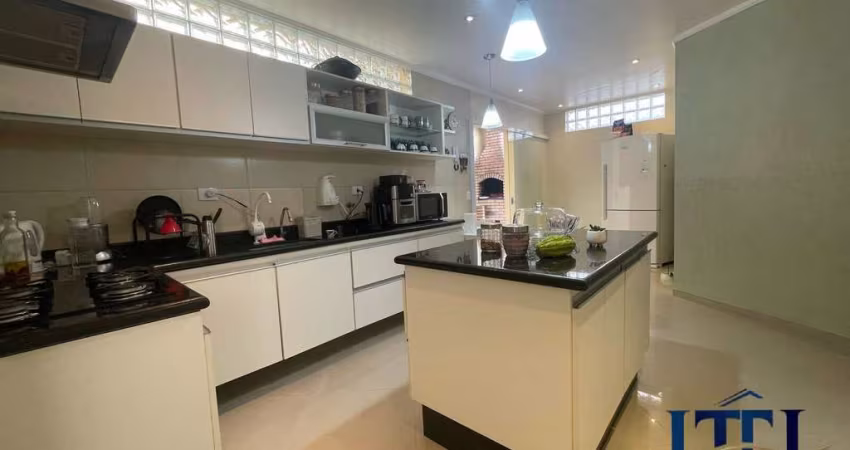 Casa à venda - 4 quartos, sendo 2 suítes - Santo Antônio - Osasco