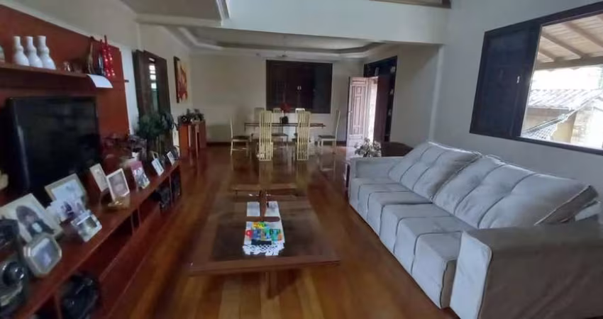 Casa - Padrão, para Venda em Rio de Janeiro/RJ