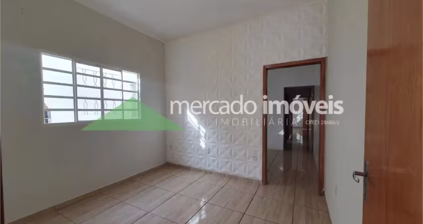Aluga - se  uma residência  casa espaçosa em cristais paulista