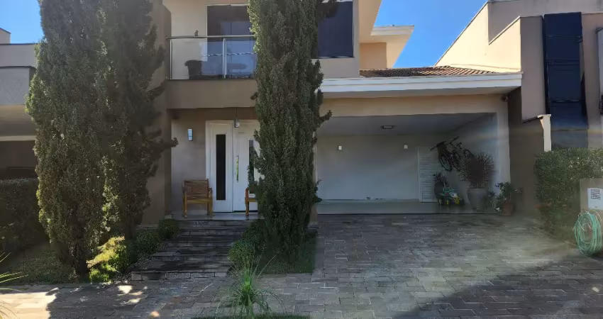 Belíssimo sobrado em frente ao lago Condomínio Village Damha II