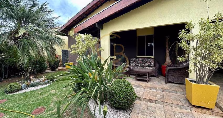 CASA COMPLETA À VENDA - PORTEIRA FECHADA, TOTALMENTE MOBILIADA E DECORADA!