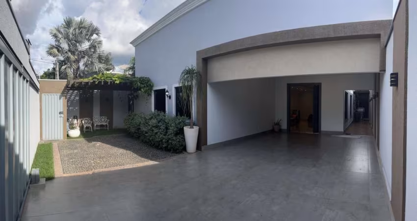 Casa na 207 Sul, Palmas - Luxo, Piscina e Energia Solar