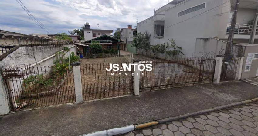 Àrea comercial · 592m²