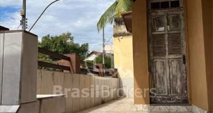 INVESTIMENTO - Casa de 500m² no melhor ponto de Niterói