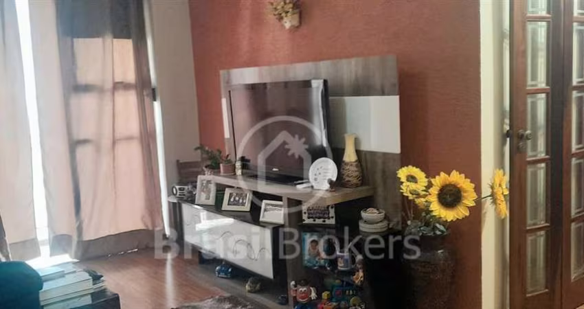 Apartamento !!!...  varanda / 2qts / dep completa / vaga