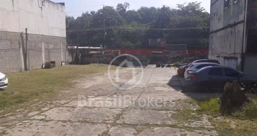 Terreno à venda na Avenida Ernani Cardoso, Cascadura, Rio de Janeiro