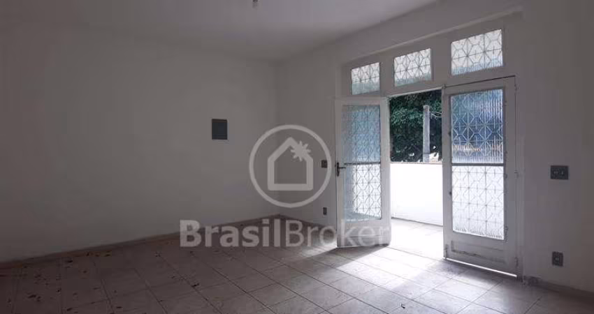 APARTAMENTO  TIPO CASA PRONTO PRA MORAR