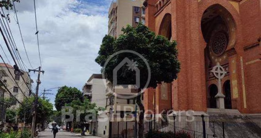 Excelente casa 2 dormitórios 1 dependência revertida, amplo terraço com banheiro
