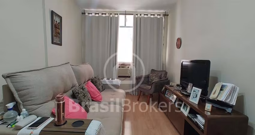 Apartamento aconchegante em Todos os Santos, pronto para você!