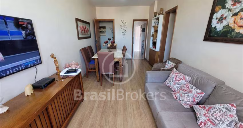Excelente apartamento, 3 dormitórios, 1 suíte, Rua Silva Rabelo, Aceitando Financiamento.
