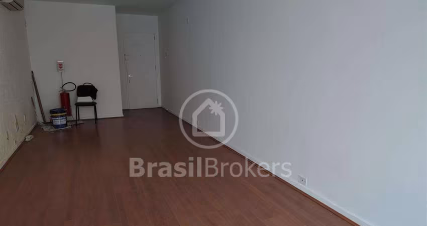 Excelente Sala Comercial - 30m² - Centro do Méier - RJ