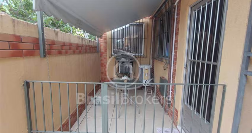 Casa de condomínio 3 quartos com suíte e vaga de garagem