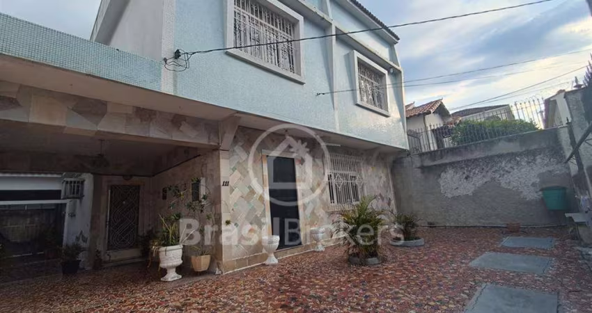 Casa duplex espaçosa, de 238m² em Higienópolis - RJ