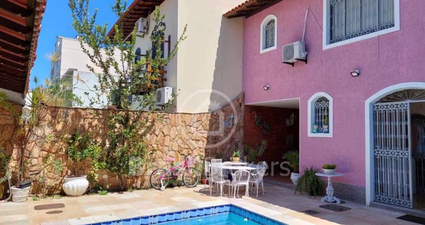 Casa de Condomínio  Vale das Orquídeas à venda com 229,00m² e 4 quartos em Vila Valqueire, Rio de Janeiro - rj