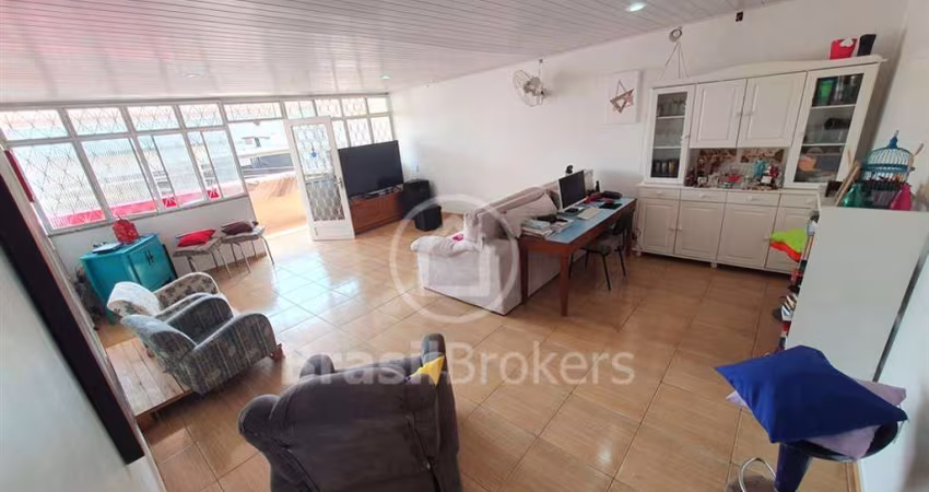 Excelente casa 4 quartos, 1 suíte, amplos cômodos e terraço