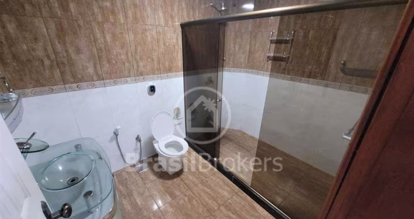 Excelente localização! Casa de vila 3 quartos 2 vagas Ac. Carta e Fgts