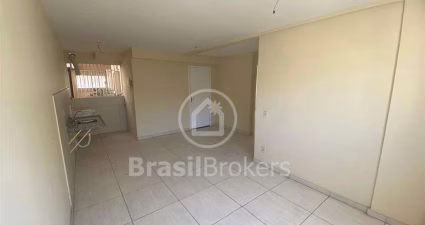 Apartamento de 64,29m², com dois quartos em condomínio, em Todos os Santos. Primeira locação