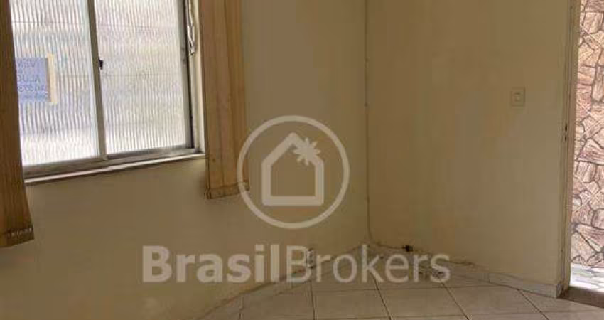 Apt Tipo Casa !!!... Térreo / 2qts  / área serviço