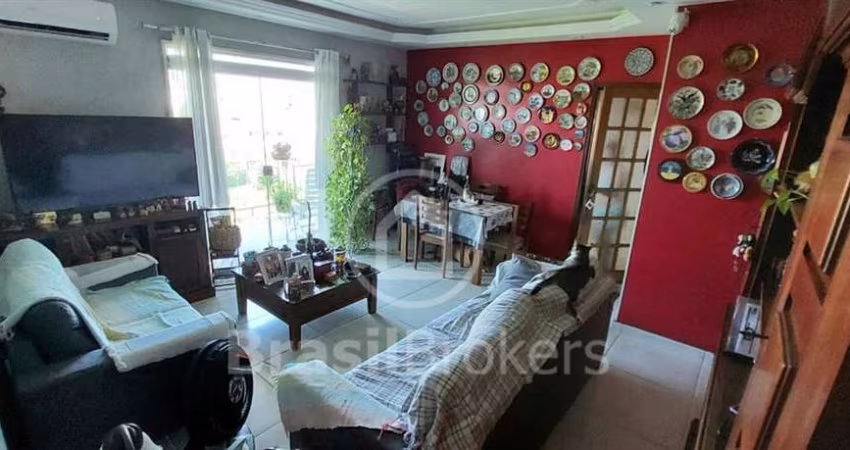 Apartamento 2 quartos com dependência em Vila da Penha