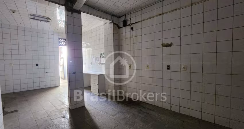 Loja ampla em Bonsucesso com alto potencial comercial