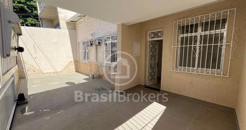 Oportunidade Imperdível! Casa Reformada à Venda no Bairro Todos os Santos