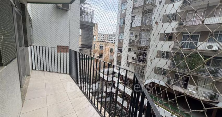 APARTAMENTO DE 2 QUARTOS COM VARANDA E VAGA