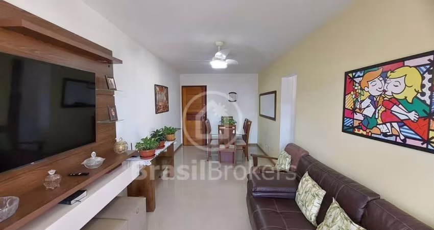 Sala + dois quartos com dependências no Meier