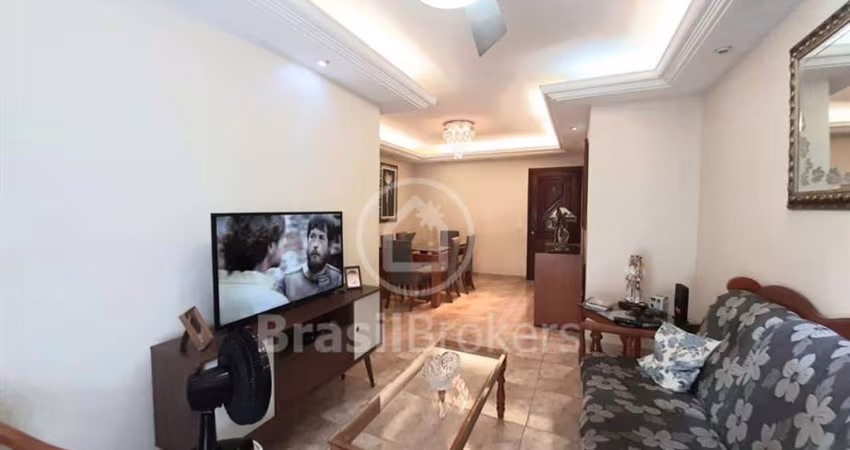 Apartamento 3 quartos + dependência próximo à Dias da Cruz