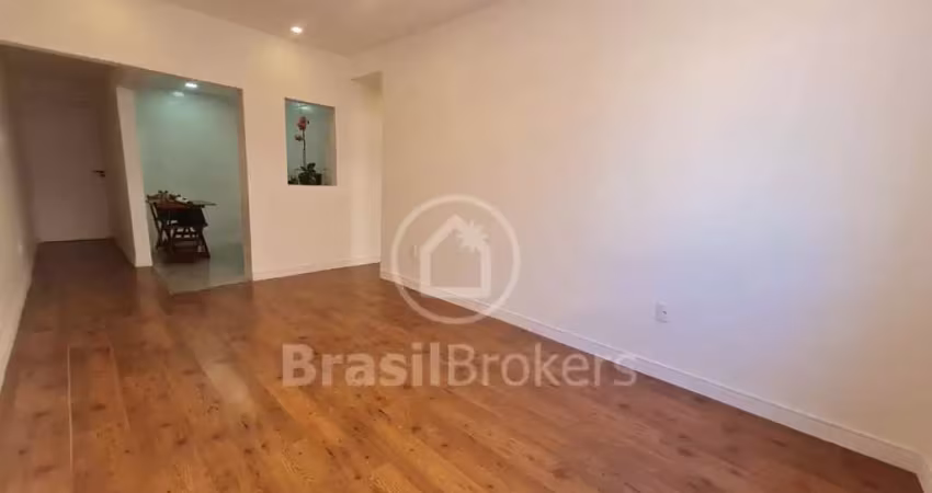 Apartamento 2 Quartos com Suíte Reformado