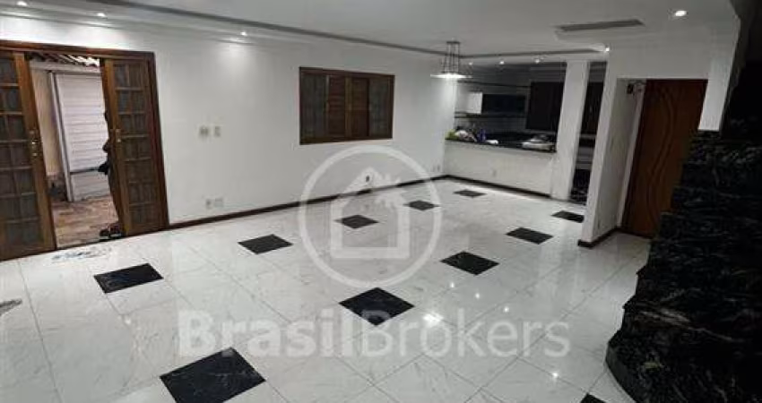 Magnífica casa em Vila Valqueire !!!!