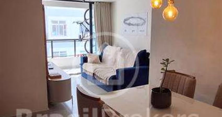Apartamento todo reformado com dois quartos  em Ramos