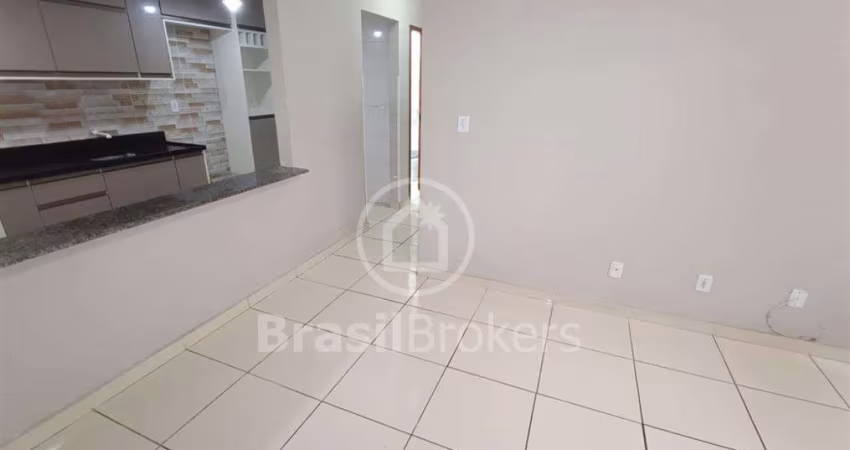 Apartamento térreo 2 quartos em Cascadura