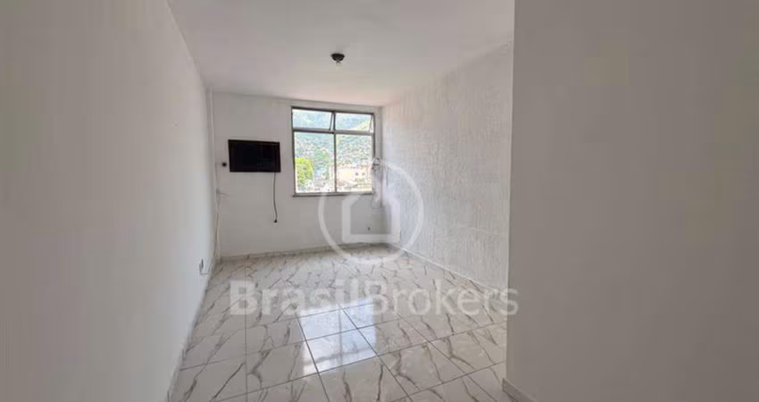 More em um dos bairros mais completos do Rio! Apartamento com 2 quartos no Méier, pronto para você.