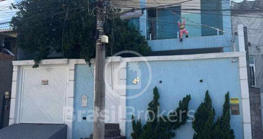Casa à venda com 350,00m² e 3 quartos em Abolição, Rio de Janeiro - RJ